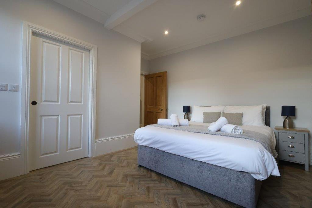 Red Lion Apartments Spalding Dış mekan fotoğraf