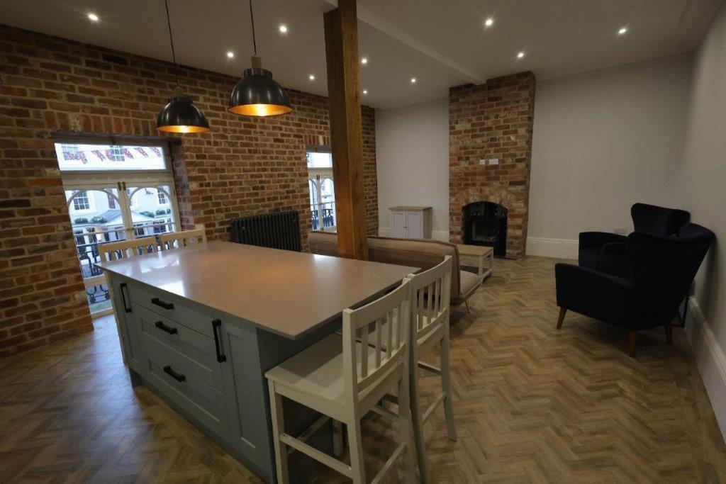 Red Lion Apartments Spalding Dış mekan fotoğraf